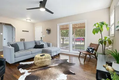 Image de The Cactus Rose - 2br 1ba - Walk to Texas Tech