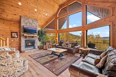 Image de Sunrise Peak: Incredible 6br w/Views*Hot Tub*Games*Privacy!