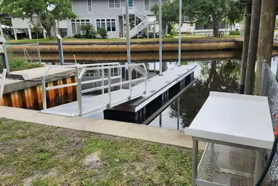 Image de New in Suwannee 5-bedroom with 11+ beds with Free boat slip and trailer parking