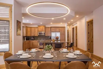 Image de Location = Awesome! Plus a private Hot Tub!