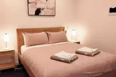 Image de Lovely 1br Apartment On Morphett with Pool & Wi-Fi