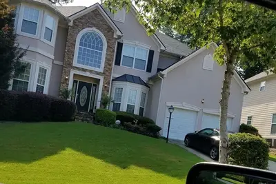 Image de Beautiful 5 Bedroom Home With 4 Full Bathrooms in Fabulous Atlanta