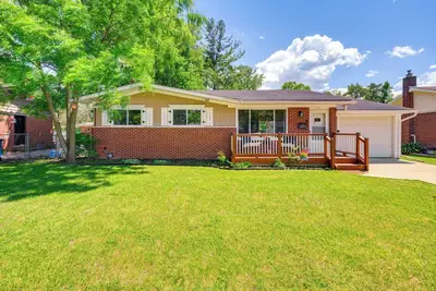 Image de Charming Ann Arbor Getaway w/ Deck: Near Downtown!