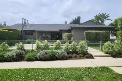 Image de 4-bedroom villa in cool Cheviot Hills, Los Angeles with Ac, fitness room, WiFi