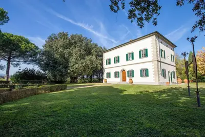 Image de Eighteenth-century Tuscan Villa Tricolle