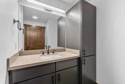Image de #303 1bed /1bath Apt With view and gym close to Gnp in Columbia falls.