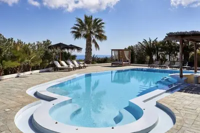 Image de Luxury 7-Bedroom Santorini Villa with Private Pool