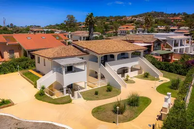 Image de Appartement-Panoramique-Salle de bain privée séparée-Vue mer-Arbatax Beach 6
