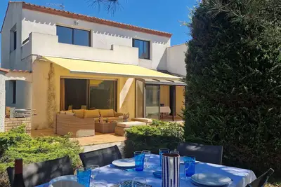 Image de Location Maison La Tranche-sur-Mer à La Grière  - 50m de la plage - 14 personnes