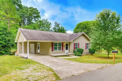 Image de Campton Cottage w/ Hot Tub, Near Hiking + Climbing