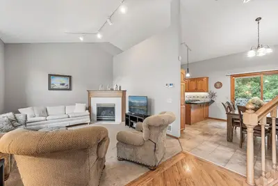 Image de Bunker Hills House - Near Trails! 2 Kitchens and Living Spaces