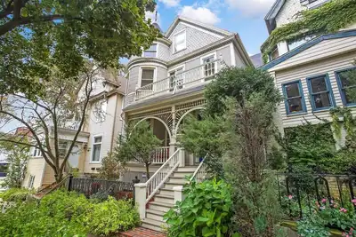 Image de Classic Victorian with modern amenities in the heart of Downtown Milwaukee