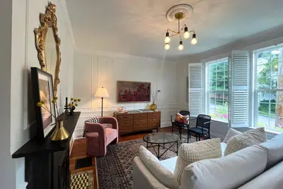 Image de The Little Yellow House - Hyde Park and O’Bryonville Walkability