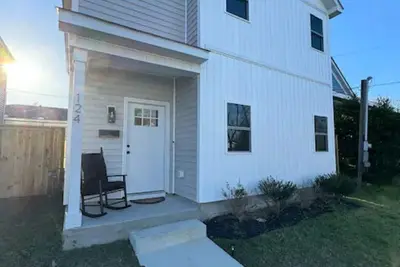 Image de New 3br, 2. 5 Ba Build Downtown!