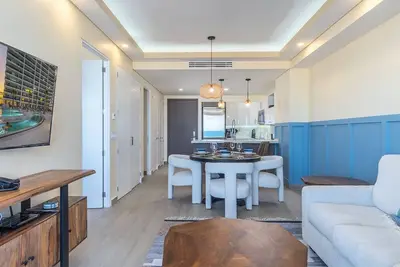 Image de Splash in The New Lazy River/Stay in Modern Luxury  Encantame Viento 303
