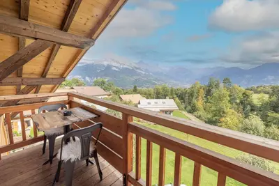 Image de Chalet \"Les Belles Des Champs\" avec vue sur la montagne, jardin partagé et Wi-Fi
