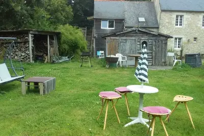 Image de Studio 'Gite 1 ou 2 Personnes Sauna Et Étang' avec jardin partagé et Wi-Fi