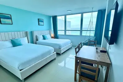 Image de Castle Beach. Partial Ocean view