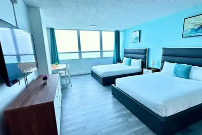 Image de Ocean View, 2 queen beds with Free Valet Parking & Pool Access