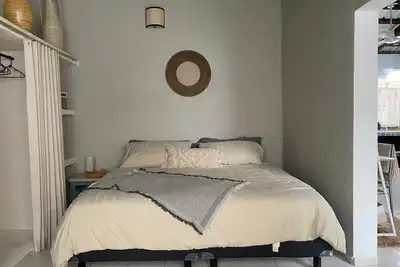 Image de 1 Bedroom House in the Heart of the Romantic Zone