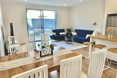 Image de Big Promo! 3br-Townhouse/Parking/Netflix/Near City