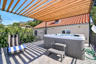 Image de Maison pour la famille avec parking Bribir, Novi Vinodolski (K-23378)