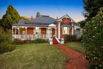 Image de The Glen Iris 1913 - Historic Charm Meets Modern Comfort in a central location