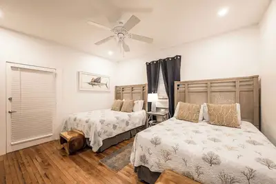 Image de Speakeasy Inn-Room 3b- 2 Queen Beds