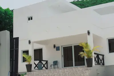 Image de Spacious 4-bedroom building with Ac and a Panoramic view on The ocean.