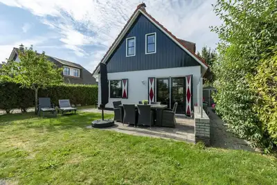 Image de Villa élégante avec jardin