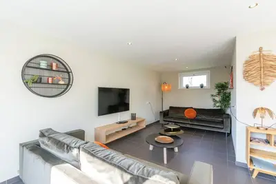 Image de Maison de vacances élégante avec jacuzzi