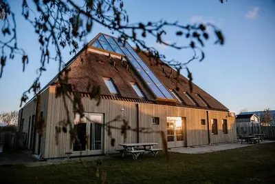 Image de Ferme attrayante au bord de la mer