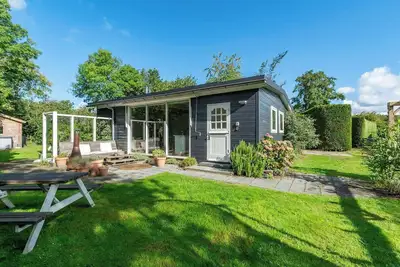 Image de Bungalow aux Pays-Bas avec jardin & trampoline