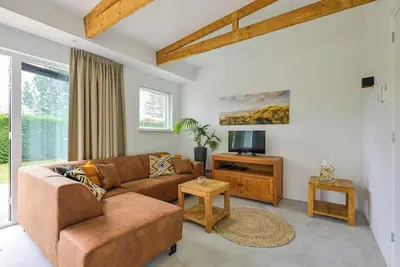 Image de Bungalow à Eureka avec grand jardin