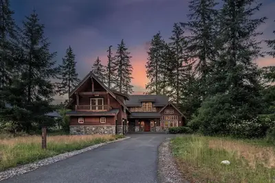 Image de Family Getaway for 12, Games, Bunks, Hot Tub, Ev