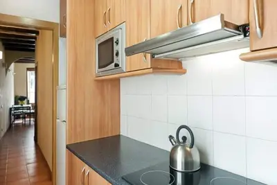 Image de Appartement Lumineux au Centre de Barcelone, 1 Chambre, Capacité 4 Personnes, Proche des Ramblas