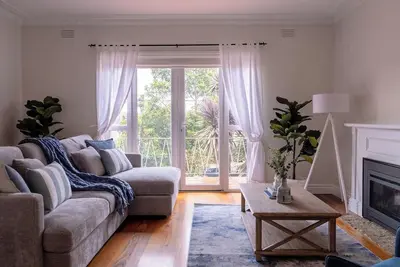Image de Elegant & Charming Balwyn Home