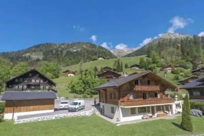 Enchanting 4br Chalet Nestled in the Heart of a Pristine Apine Landscape