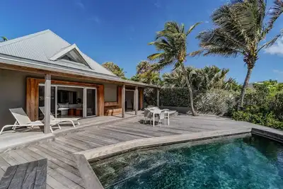 Image de Enchanting Caribbean Honeymoon Haven