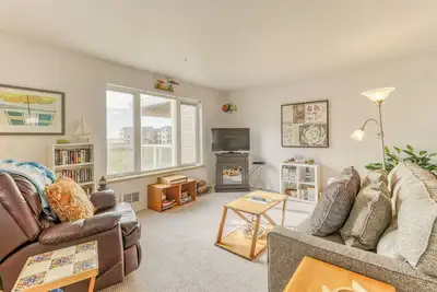 Image de 221 Don't Worry, Be Happy ~ Spacious Ocean View Condo