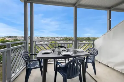 Image de Duplex avec balcon, piscine et accès plage pour 4