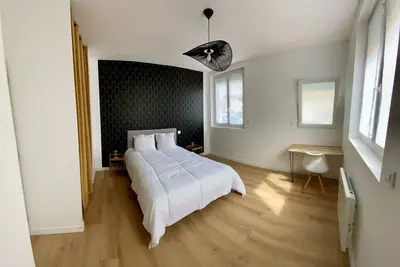 Image de Détendez-vous dans ce logement calme et élégant.
