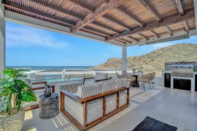 Image de Luxury Oceanfront Condo, Resort-Style Amenities