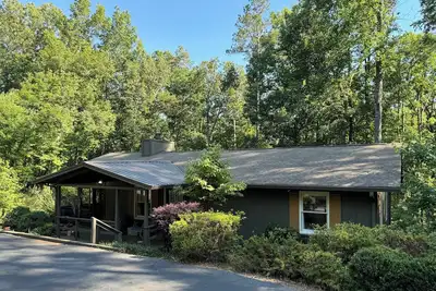 Image de Charming 2-Br/2ba home in Keowee Key, utilities and amenities included!