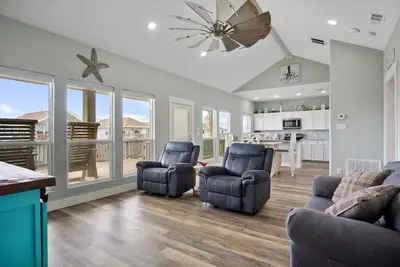Image de King Bed, Fireplace. Sleeps 8