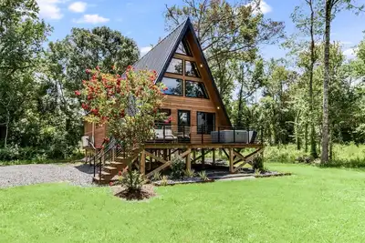 Image de Spacious & Modern A-Frame w\/ Hot Tub & Fire Pit near Rip Van Winkle Gardens