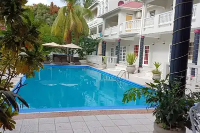 Cozy Single & Double Room Suites\n\n