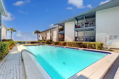 Image de Gulf-front condo with Gulf view, beach access, pool, tennis, & balcony