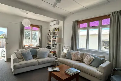 Image de Spacious | Sunny | Warm, Spacious | Sunny | Warm