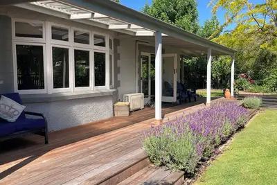 Image de Pet friendly home located in the heart of historic Clyde township.